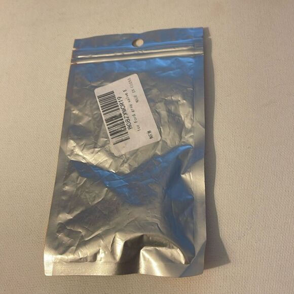 Ford valve Stem caps in Gray set of 4 NWT - Picture 4 of 4